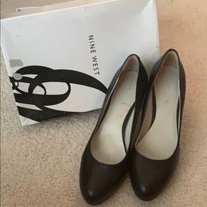 Size 7 1/2 platform they are in good condition